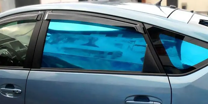 тонировка цветной пленкой автомобиля