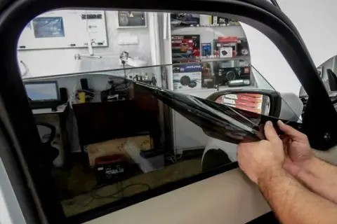 растонировка стекол автомобиля в Москве