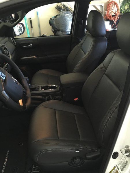 перешив салона авто черной кожей