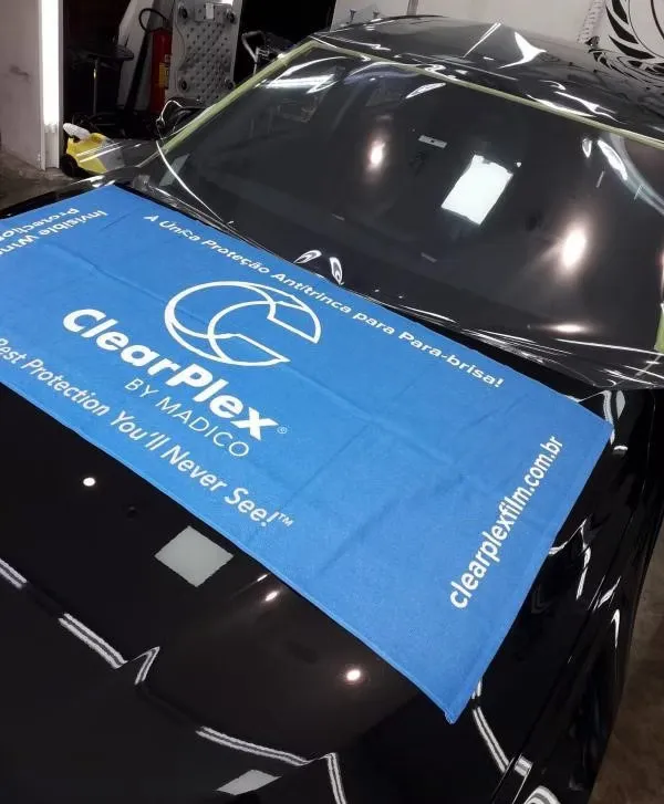 защита лобового стекла полиуретановой пленкой clearplex